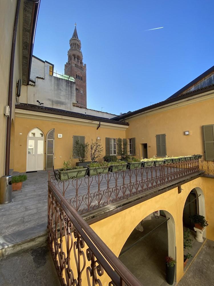 Locanda Torriani Aparthotel Cremona Exterior photo